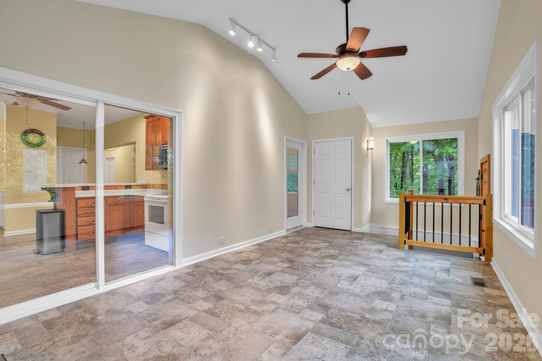 189 Friendly Circle — Saluda