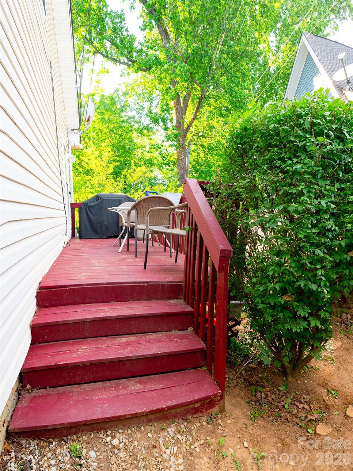 206 Courtland Place — Asheville