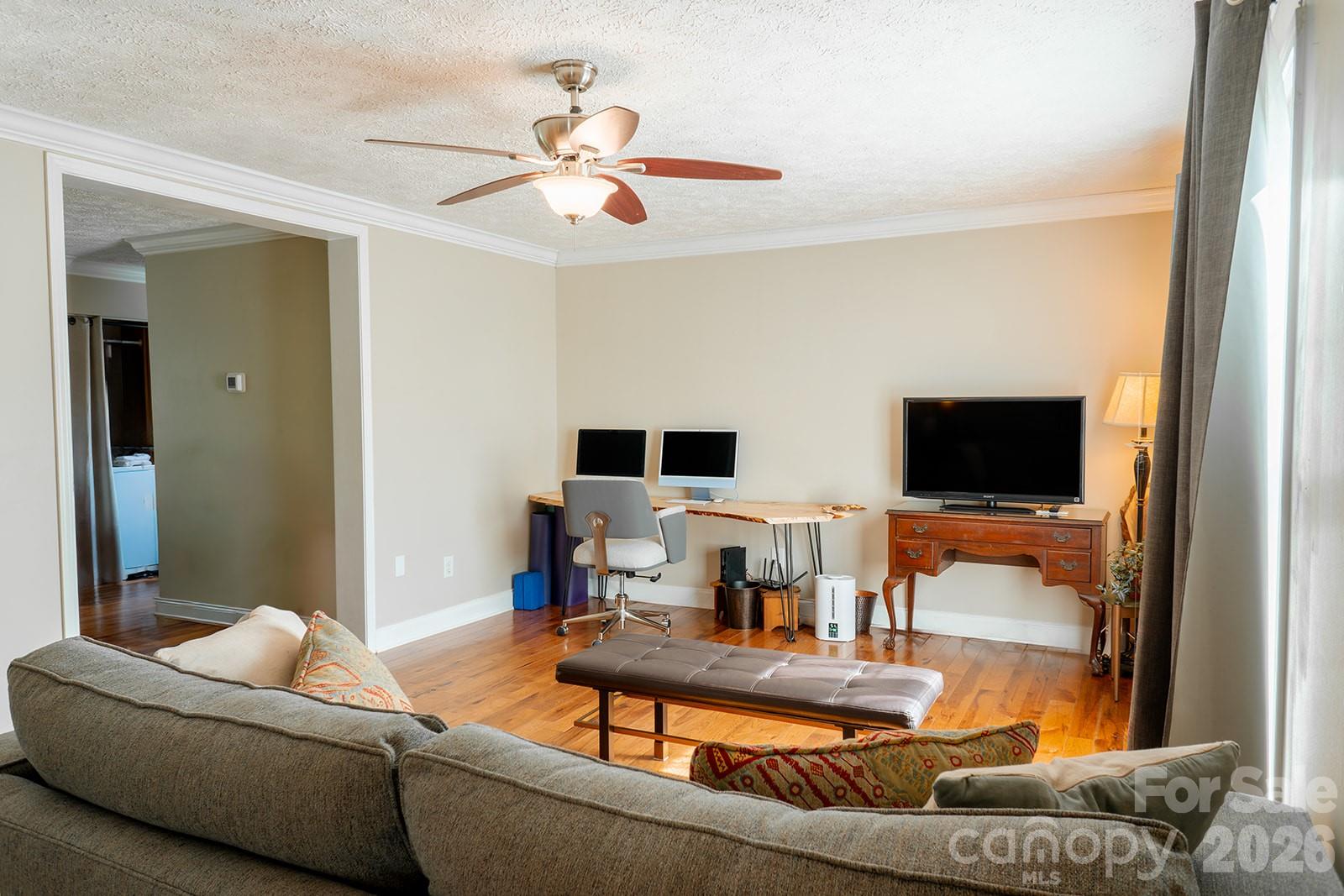 206 Courtland Place — Asheville