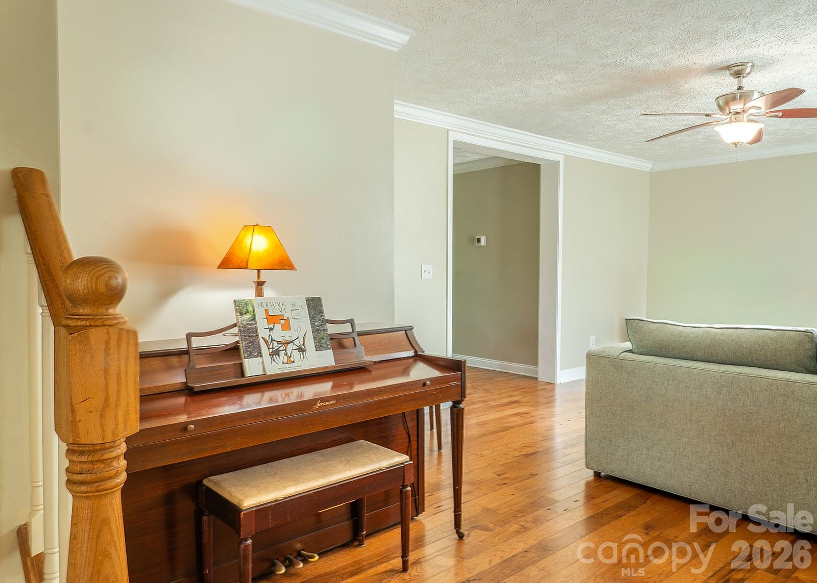 206 Courtland Place — Asheville