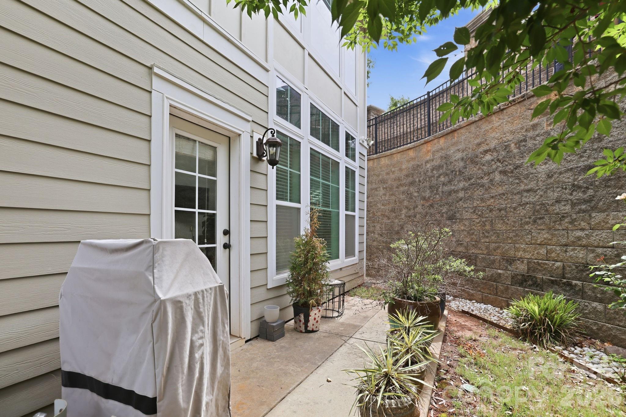 16148 Lost Canyon Way — Charlotte