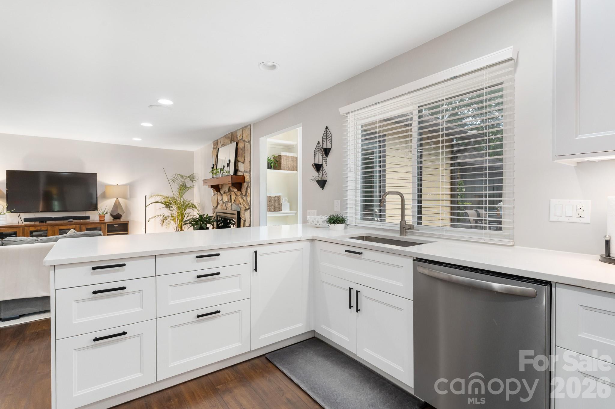 8700 Lorraine Drive — Charlotte