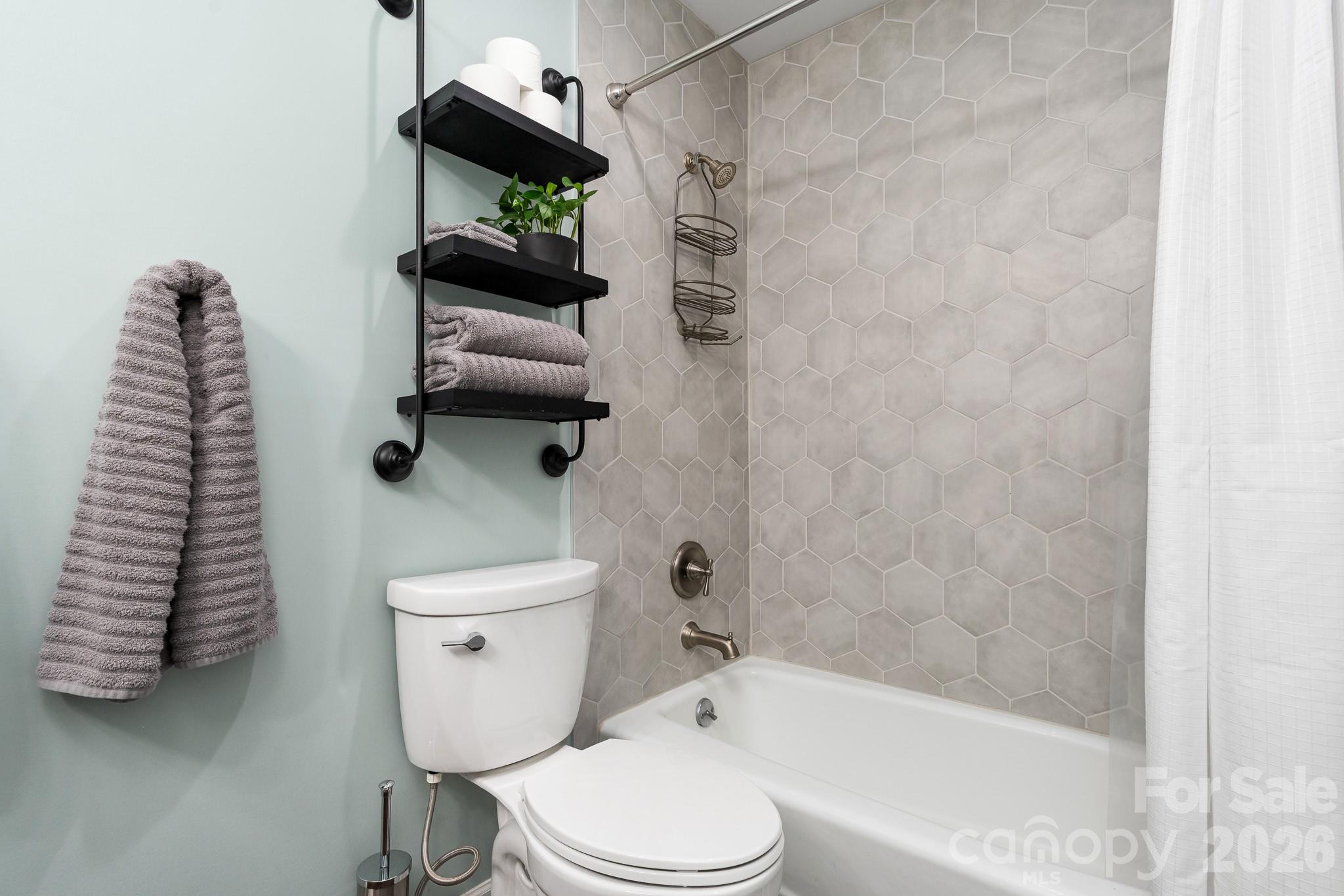 8700 Lorraine Drive — Charlotte