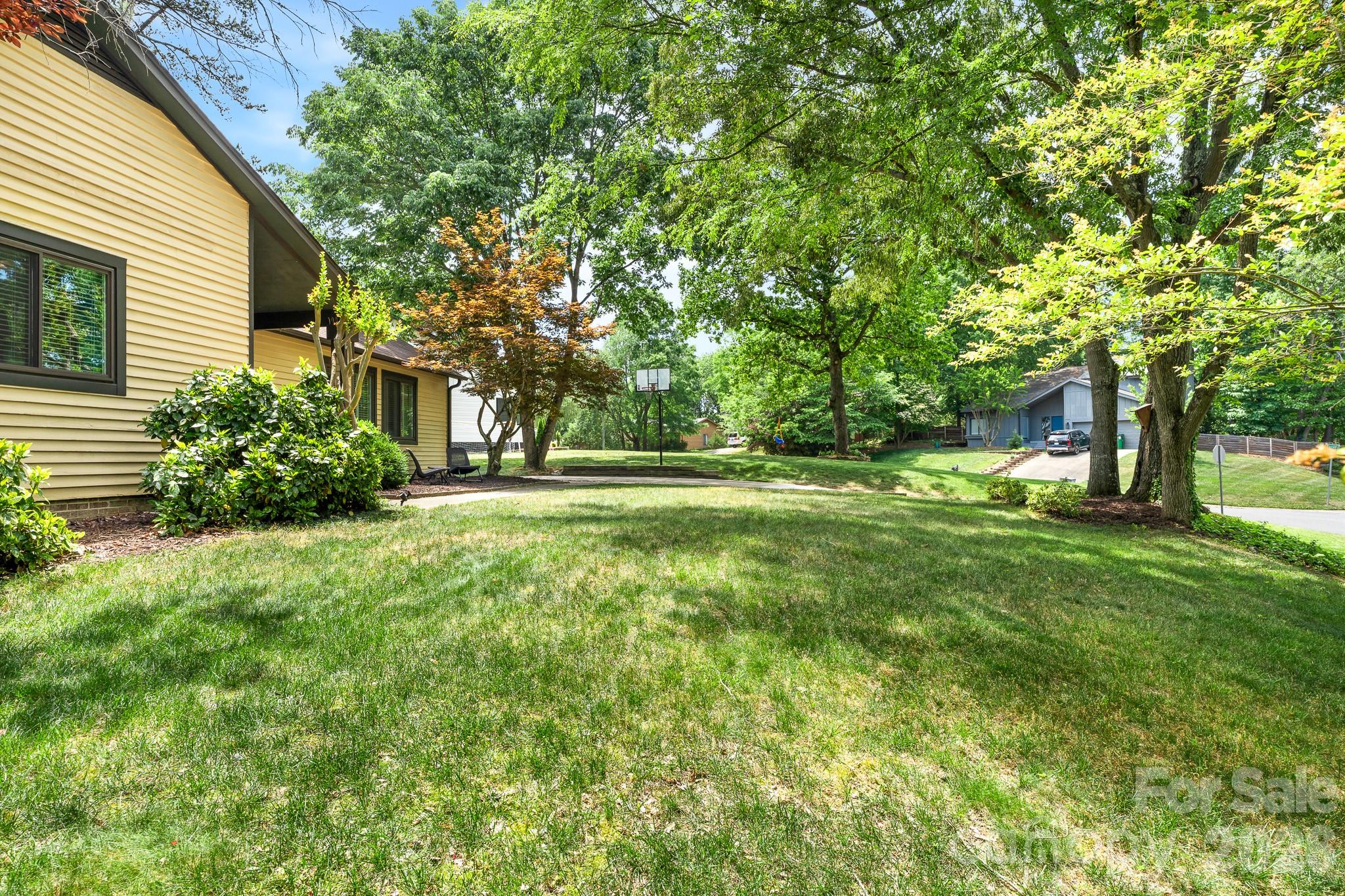 8700 Lorraine Drive — Charlotte