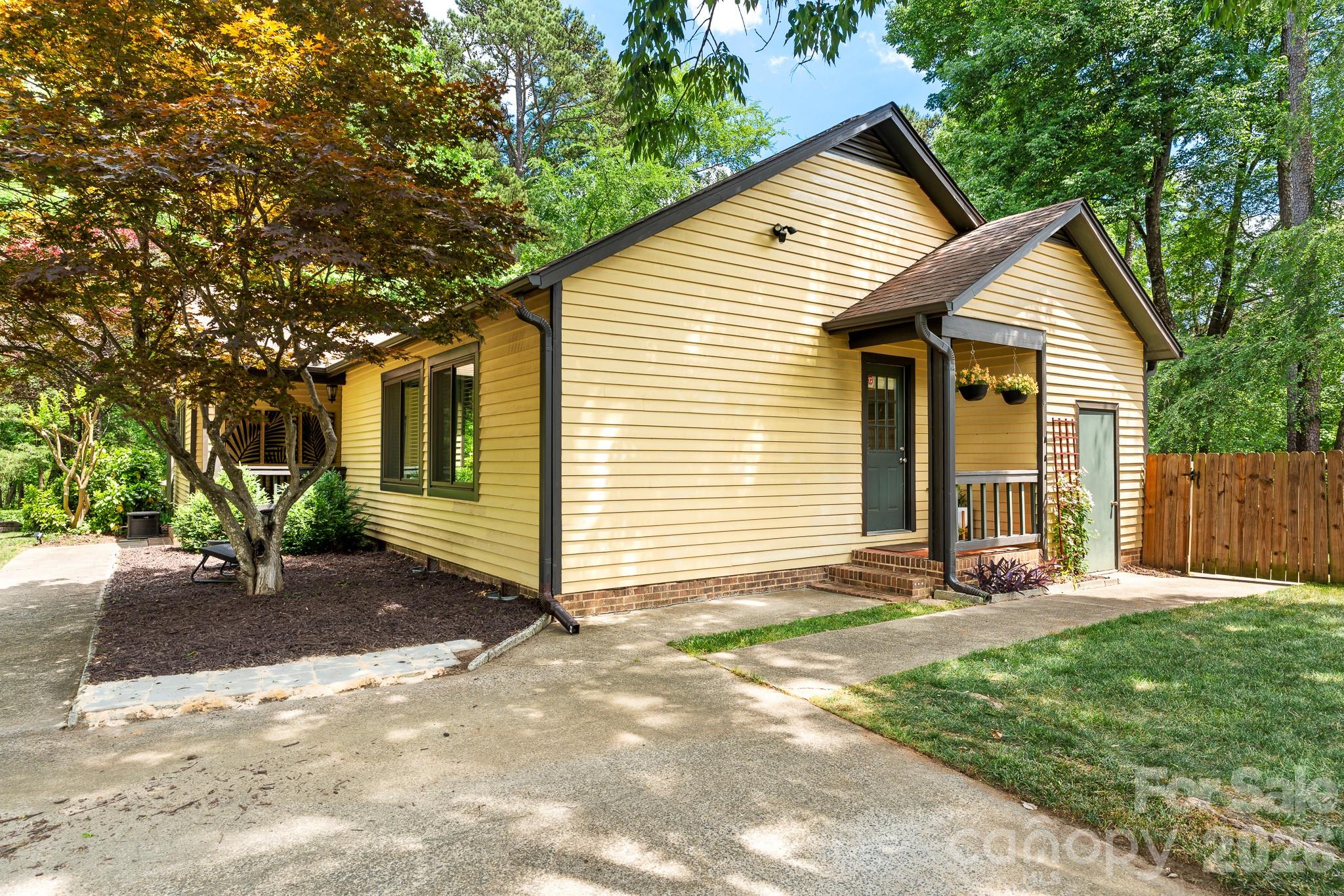 8700 Lorraine Drive — Charlotte