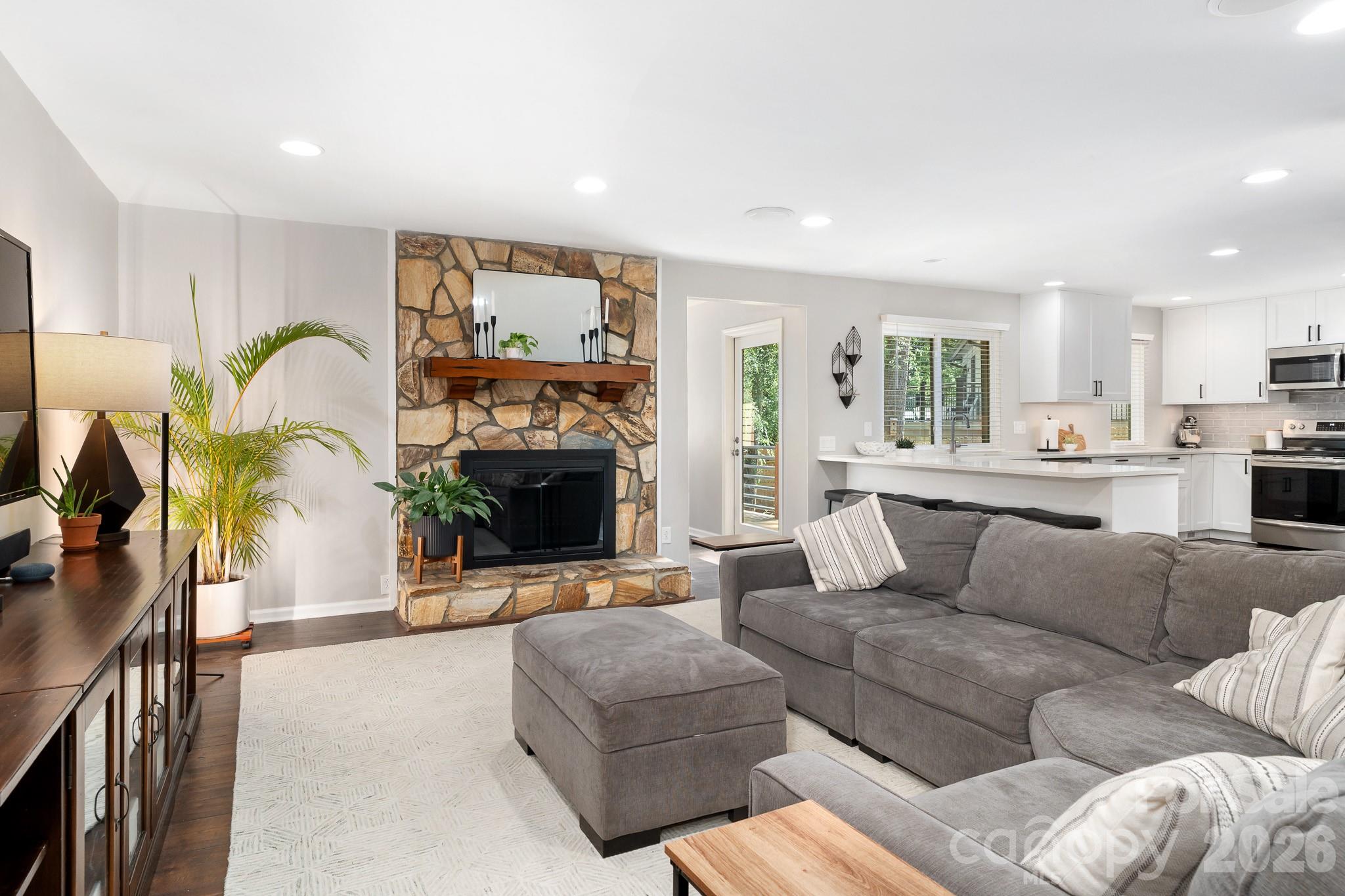 8700 Lorraine Drive — Charlotte