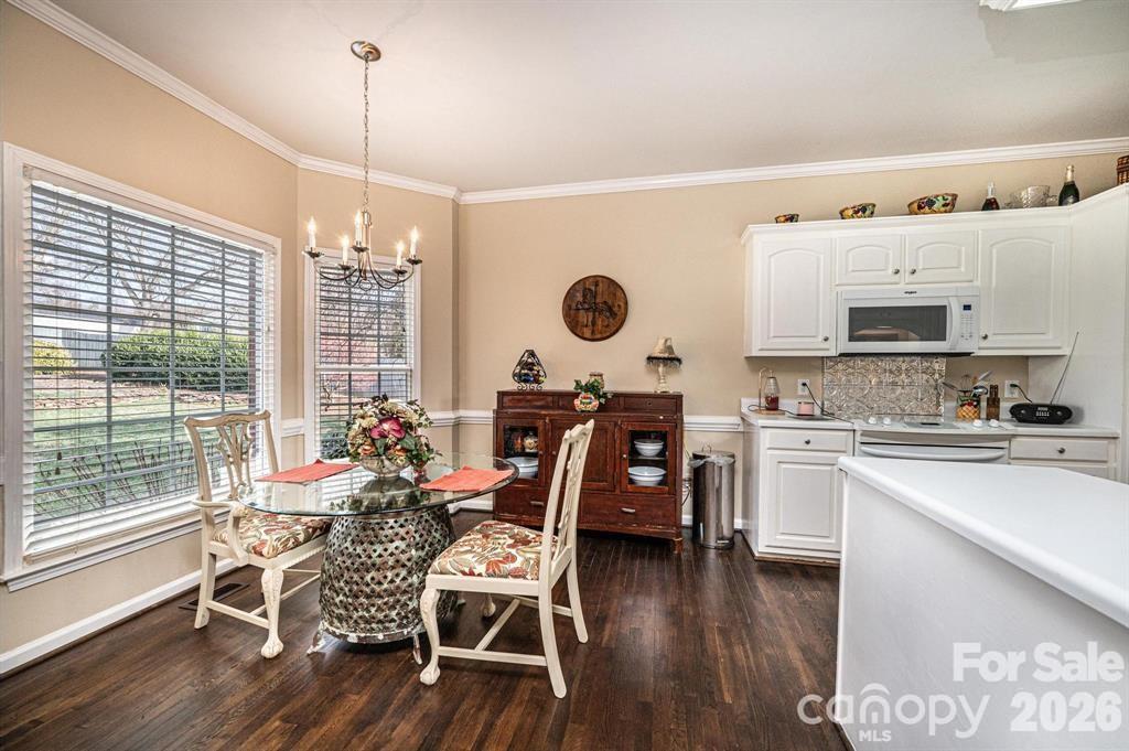 3992 Brickfield Street — Hickory