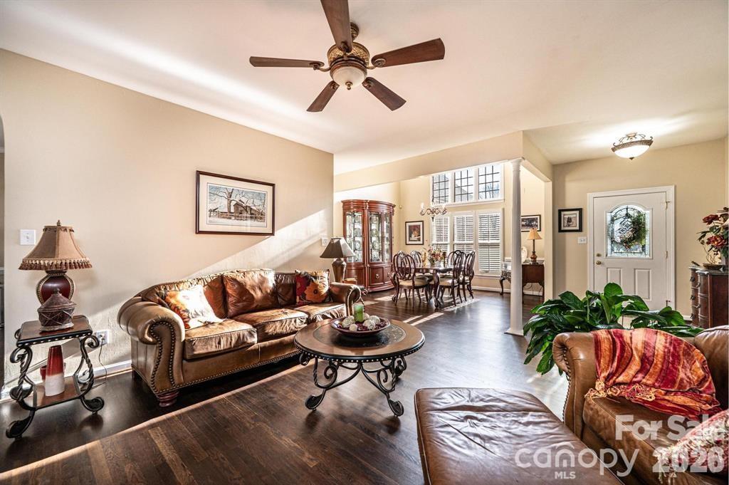 3992 Brickfield Street — Hickory