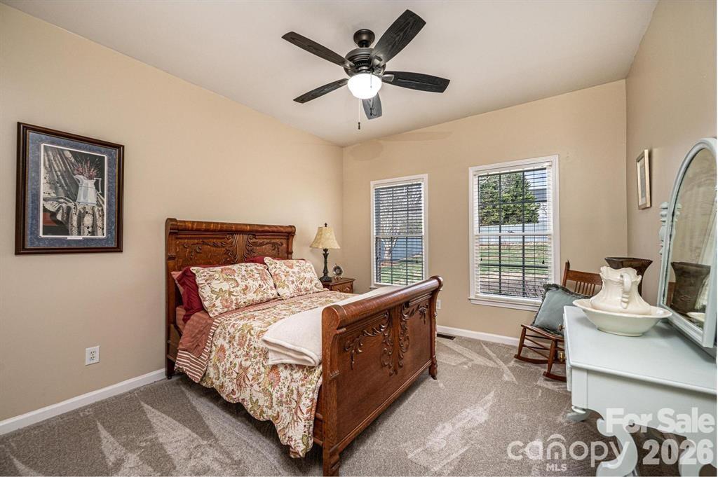 3992 Brickfield Street — Hickory