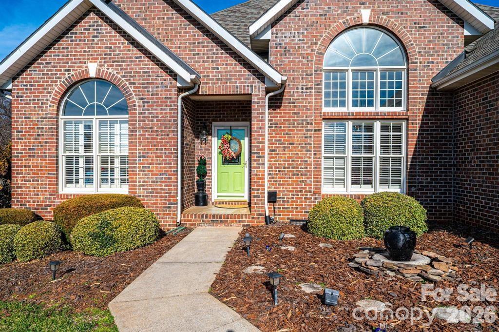 3992 Brickfield Street — Hickory