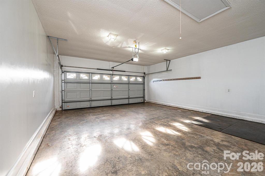 3992 Brickfield Street — Hickory