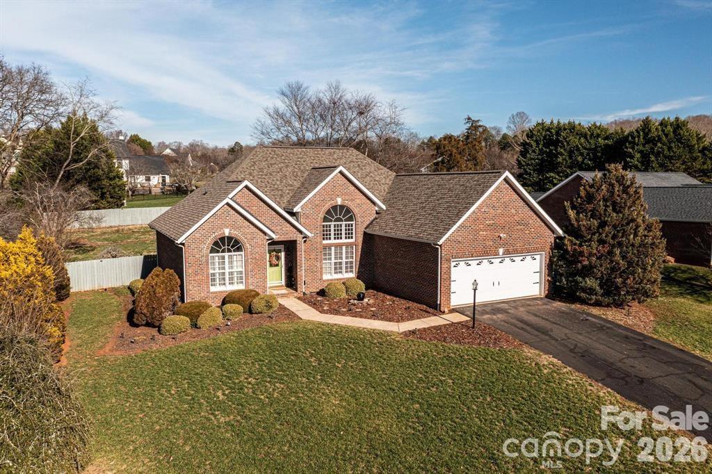 3992 Brickfield Street — Hickory