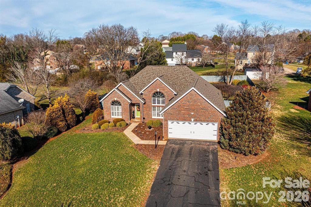 3992 Brickfield Street — Hickory