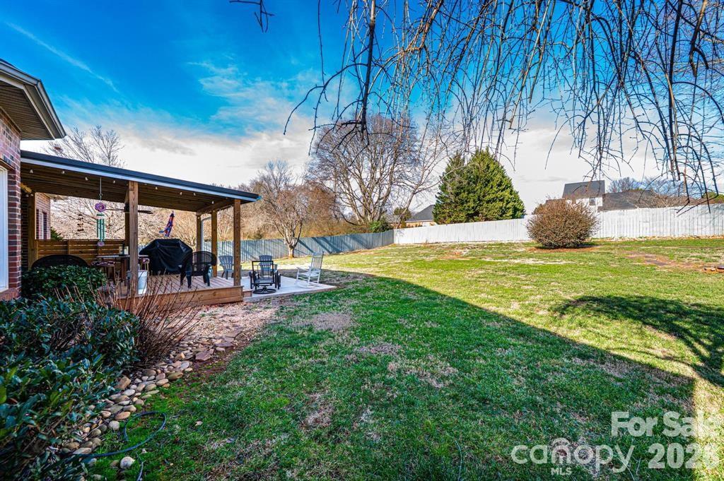 3992 Brickfield Street — Hickory
