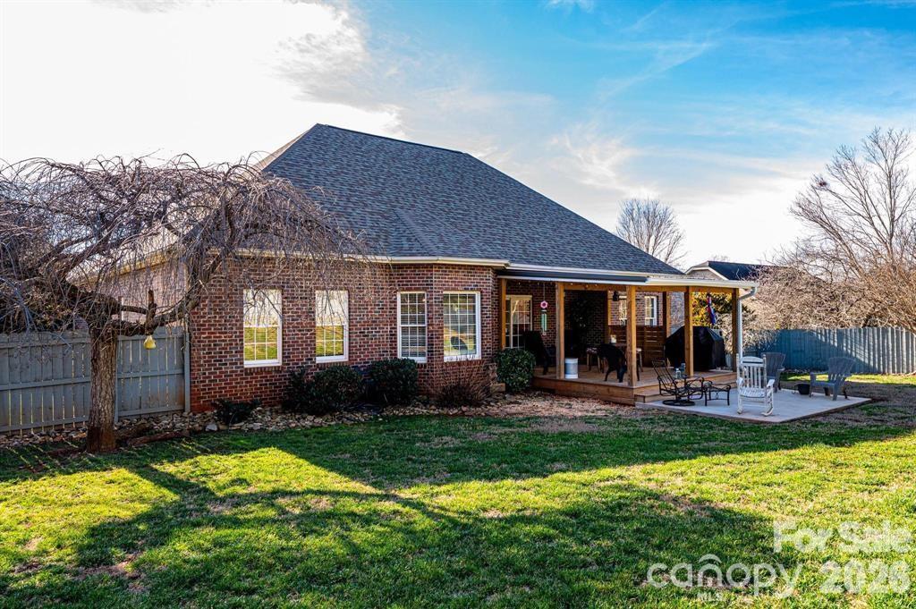 3992 Brickfield Street — Hickory