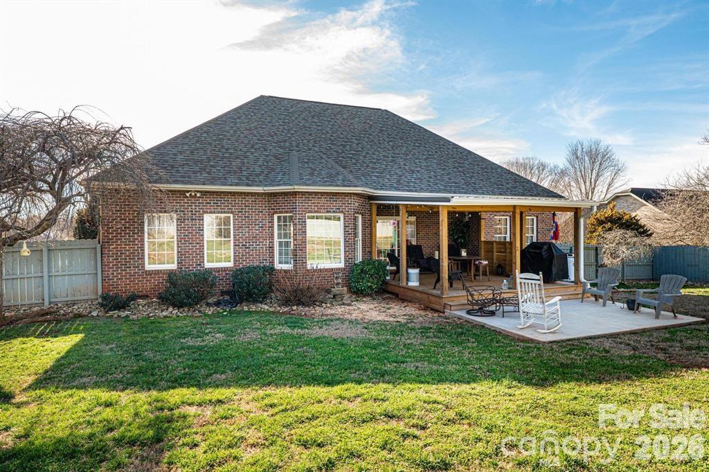 3992 Brickfield Street — Hickory