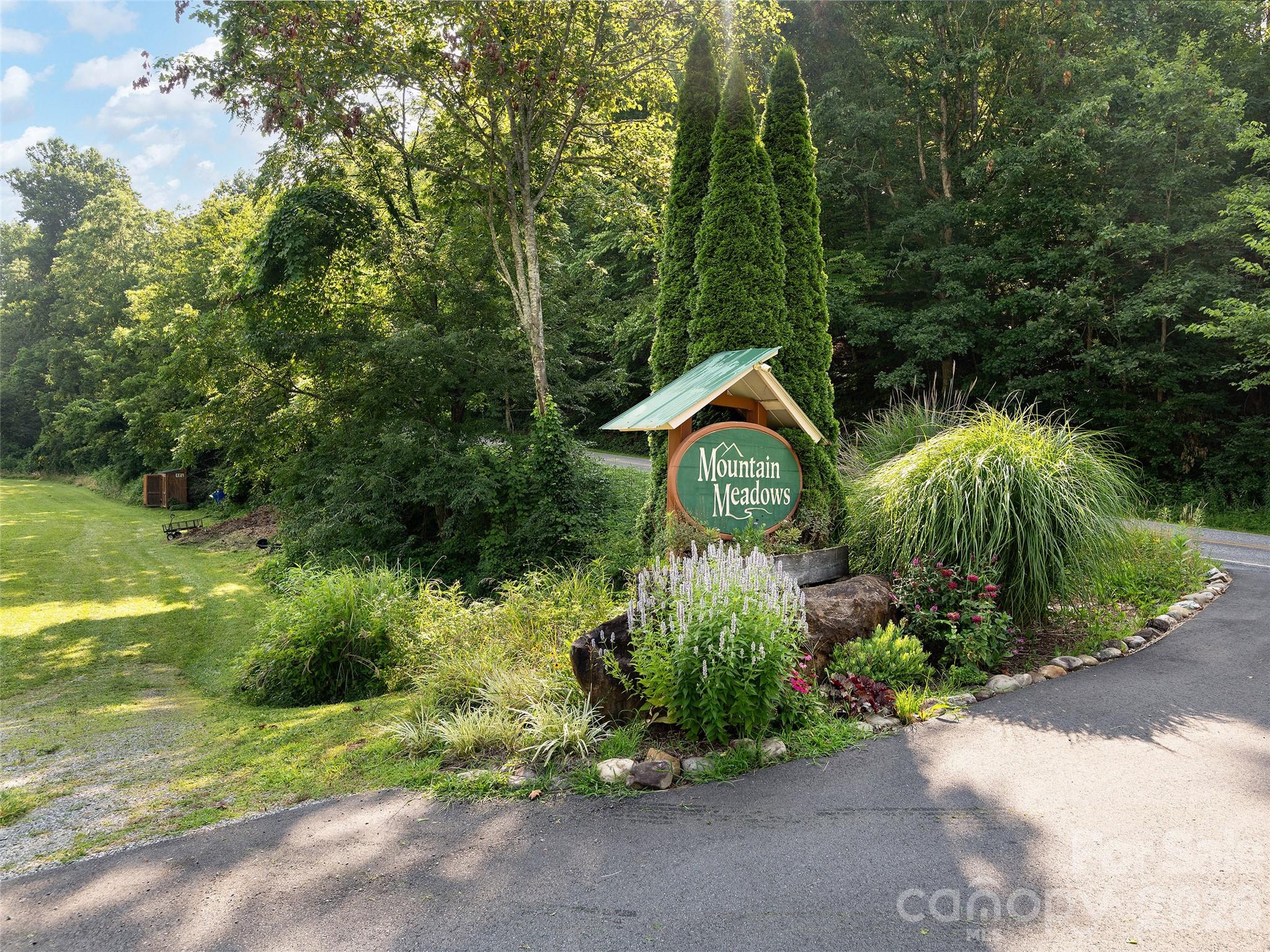 184 Sandys Home Place — Mars Hill