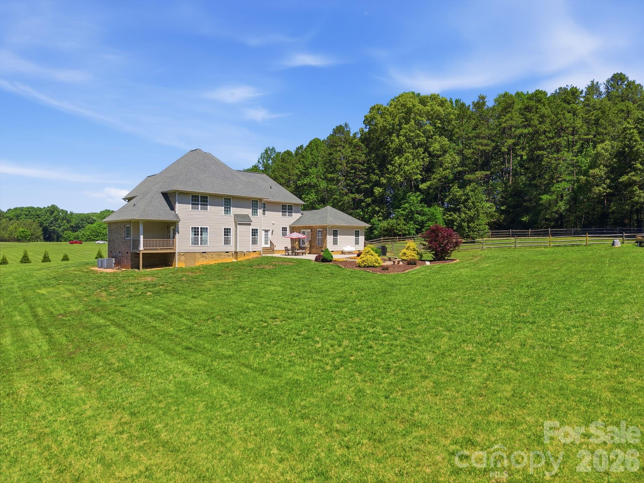 1434 Steeplechase Drive — Mount Pleasant
