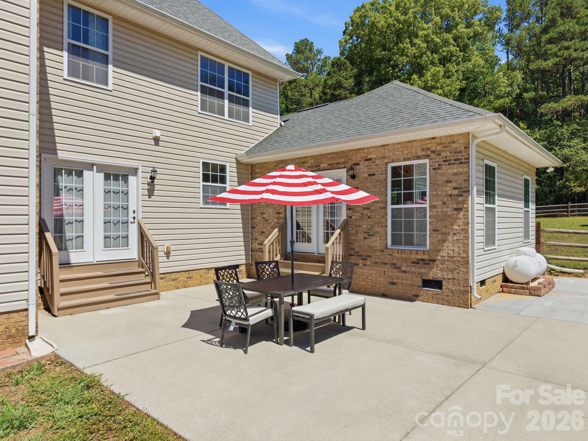 1434 Steeplechase Drive — Mount Pleasant