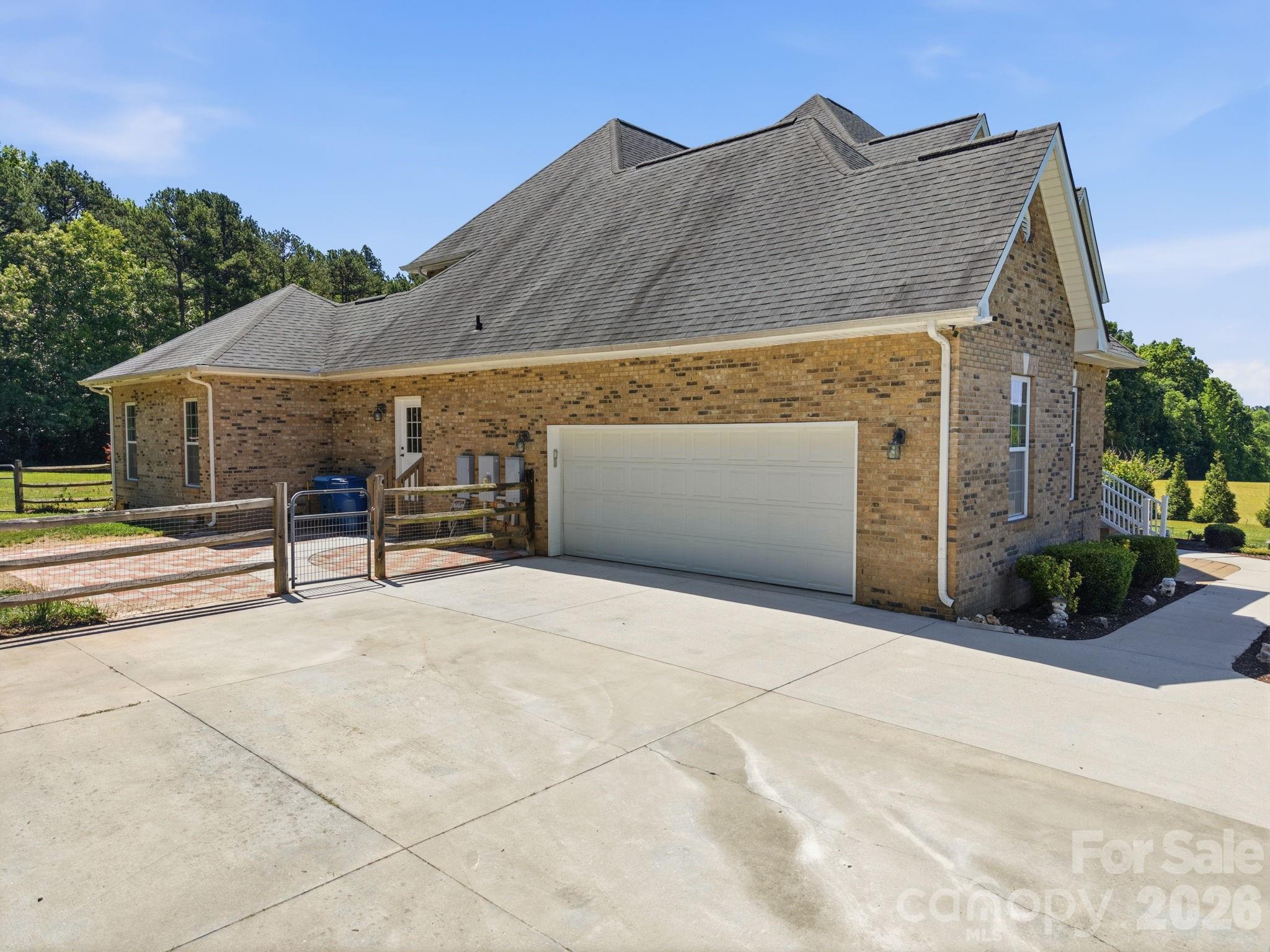 1434 Steeplechase Drive — Mount Pleasant