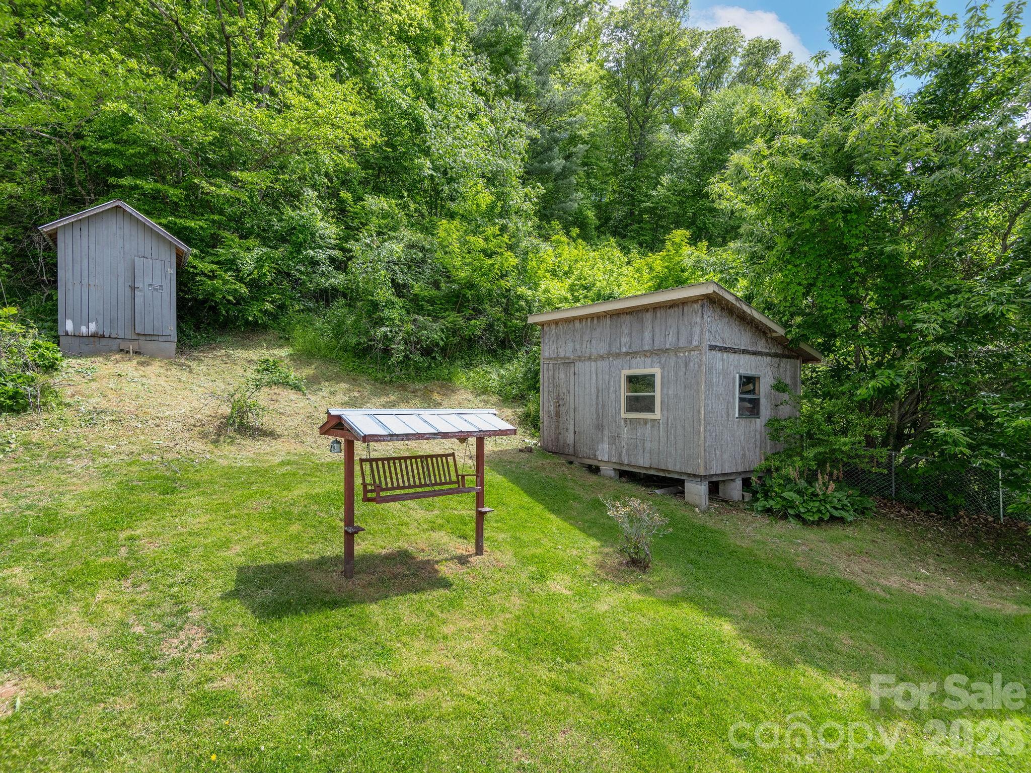 379 N Fork Road — Barnardsville