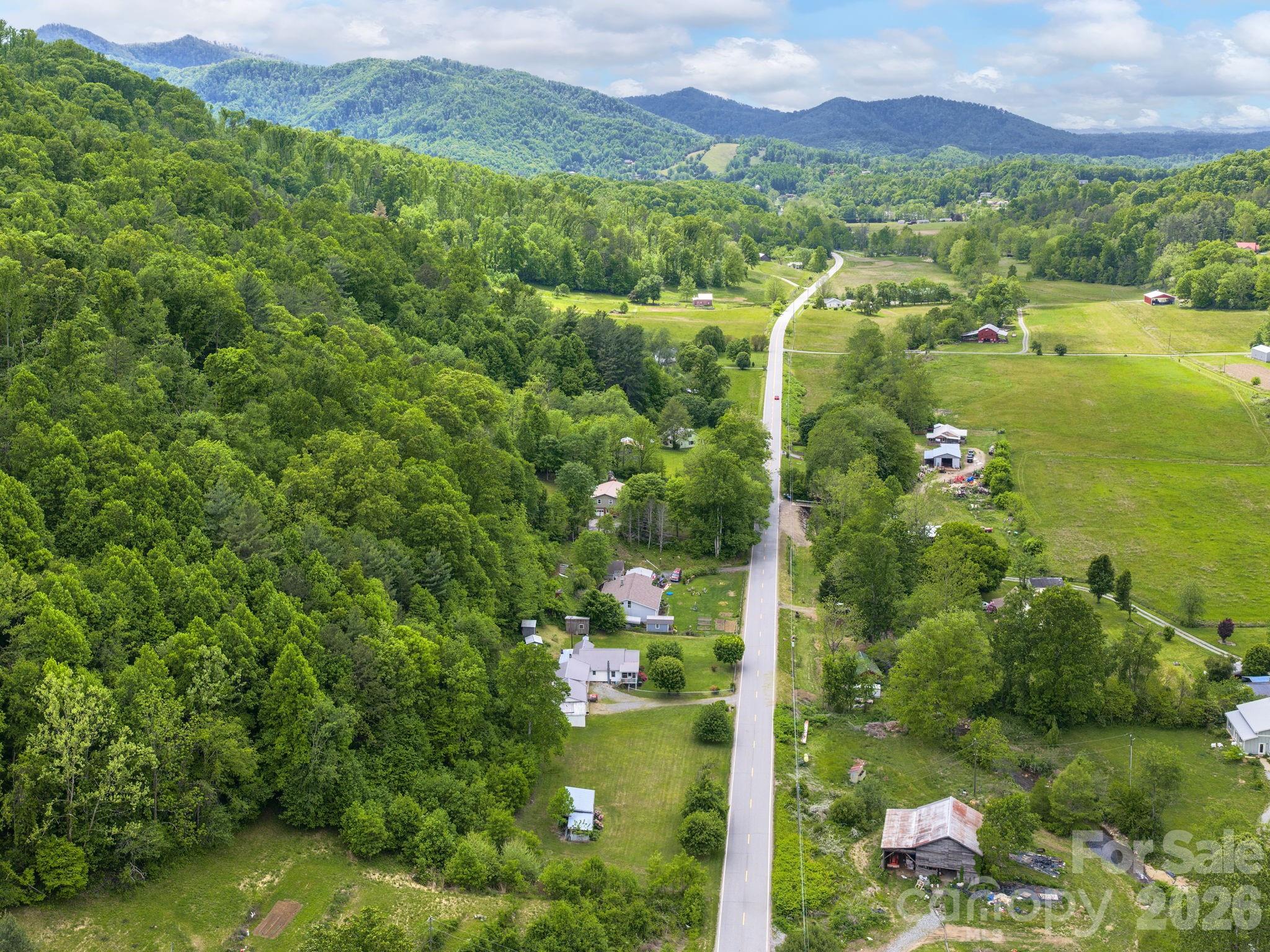 379 N Fork Road — Barnardsville