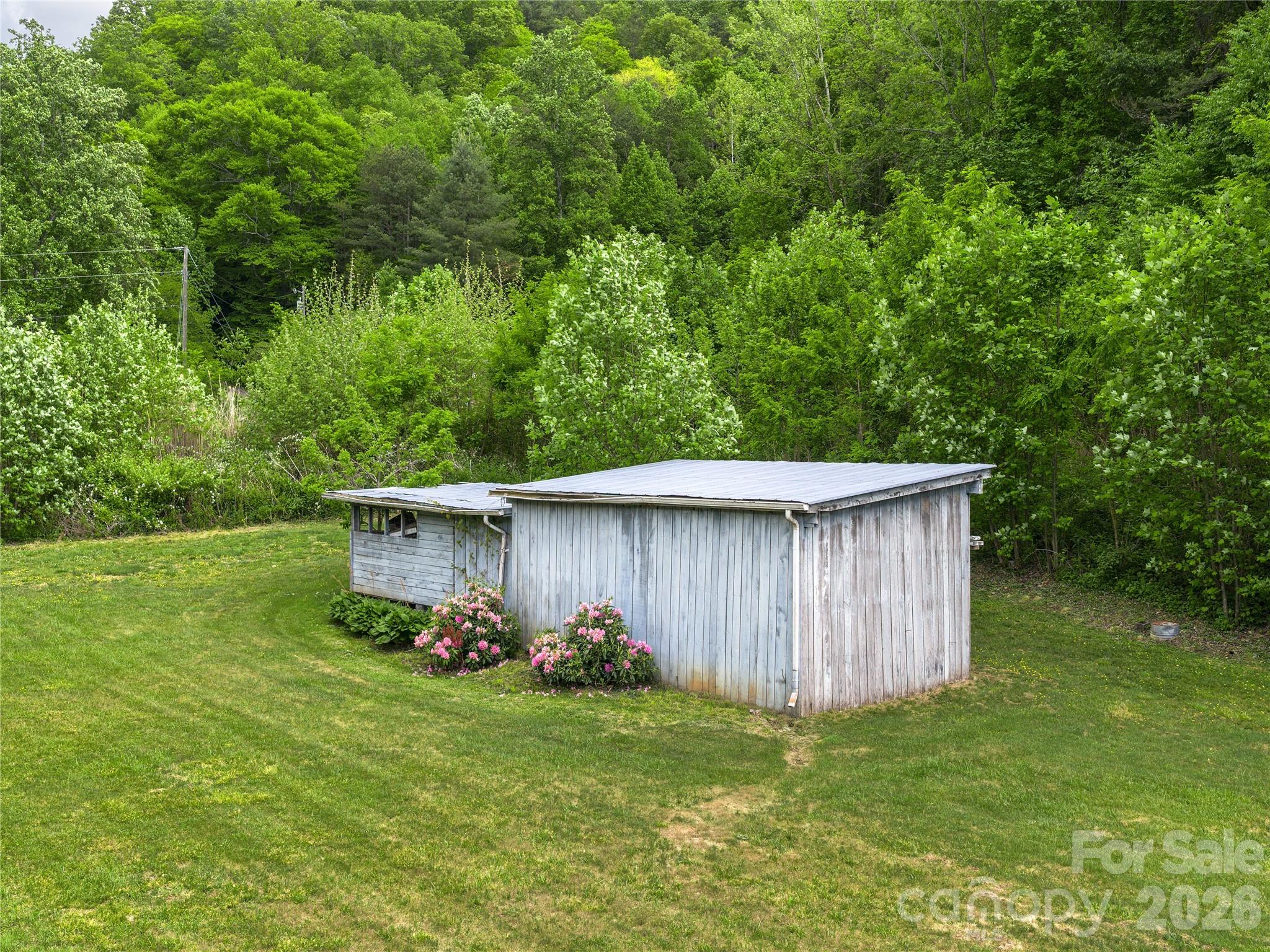 379 N Fork Road — Barnardsville