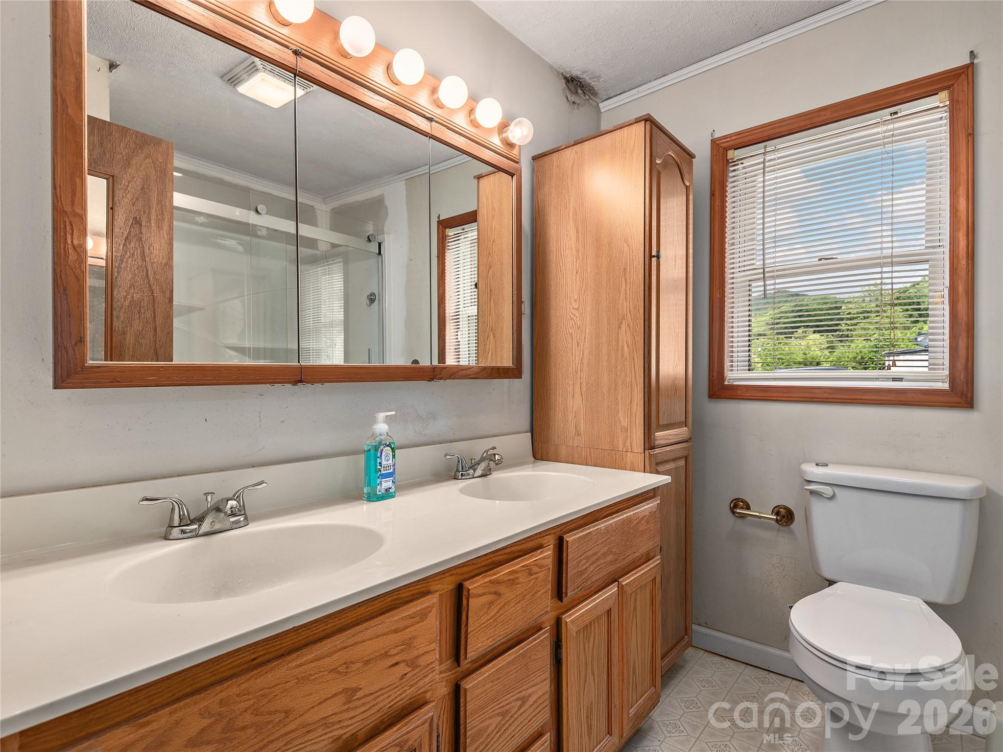 379 N Fork Road — Barnardsville