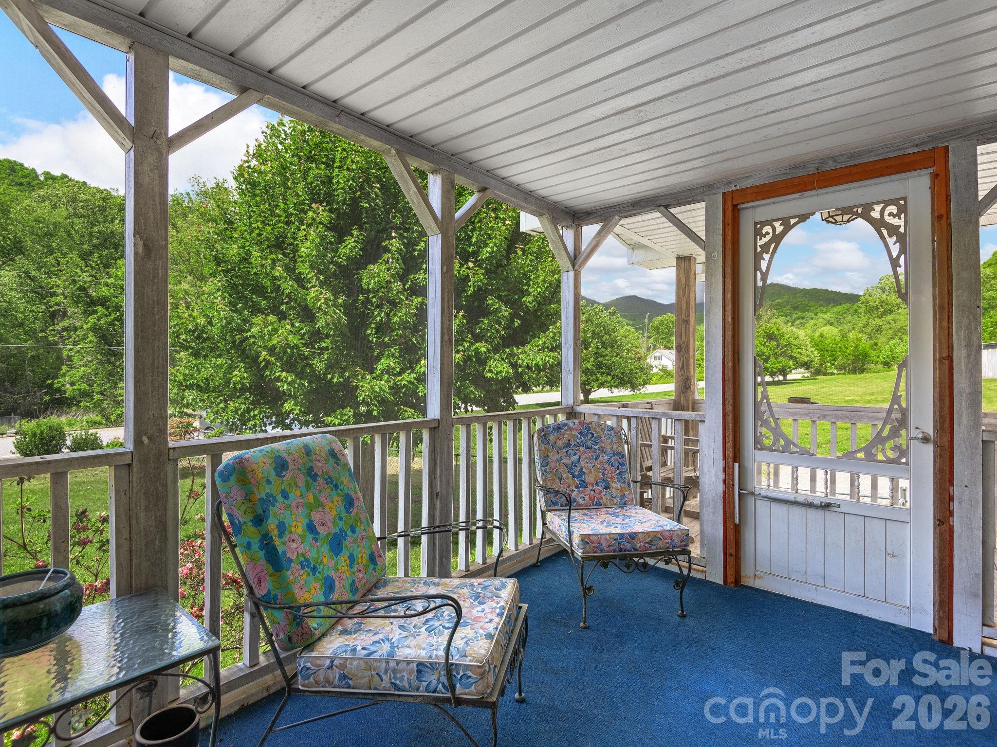 379 N Fork Road — Barnardsville