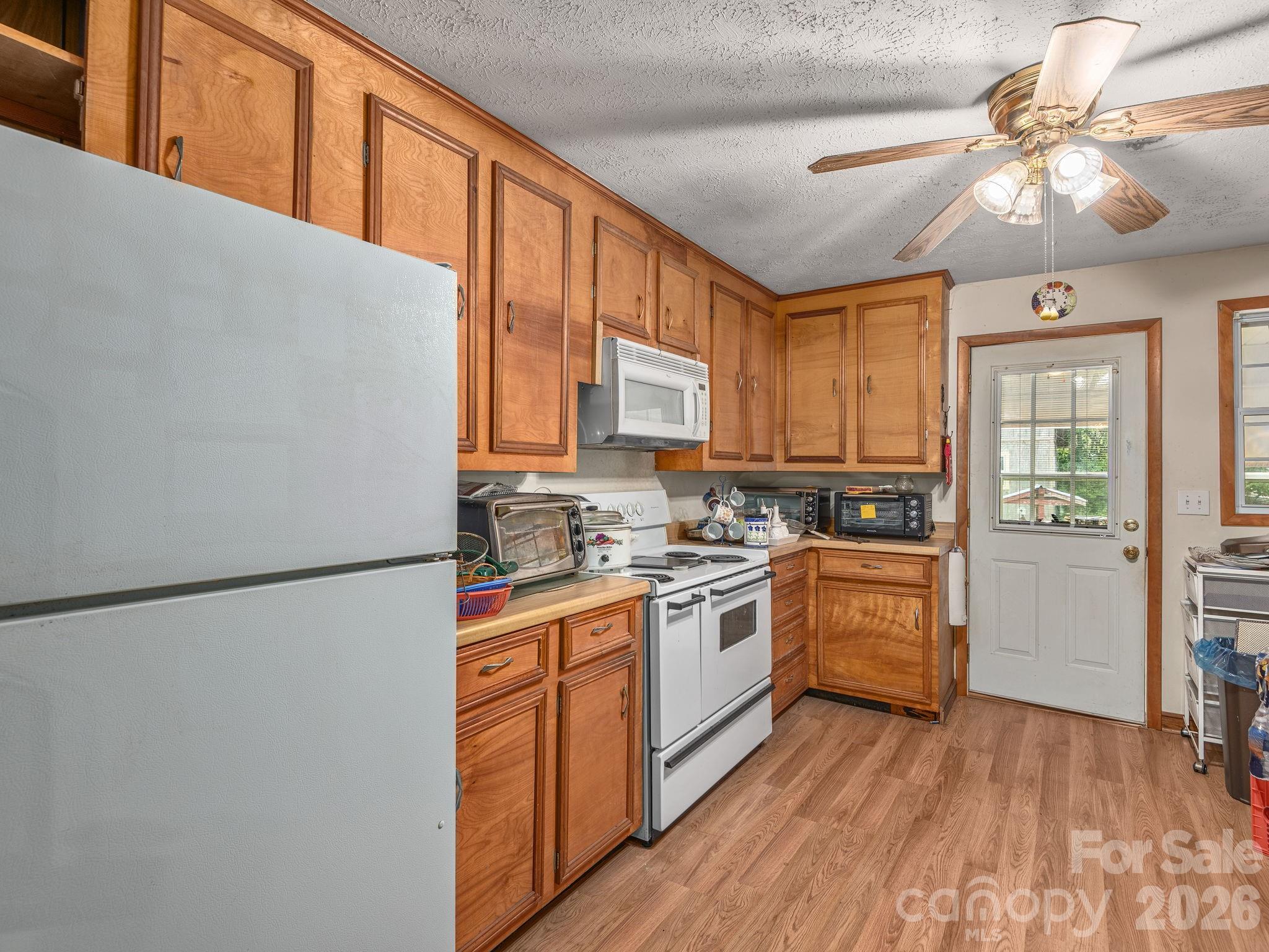 379 N Fork Road — Barnardsville