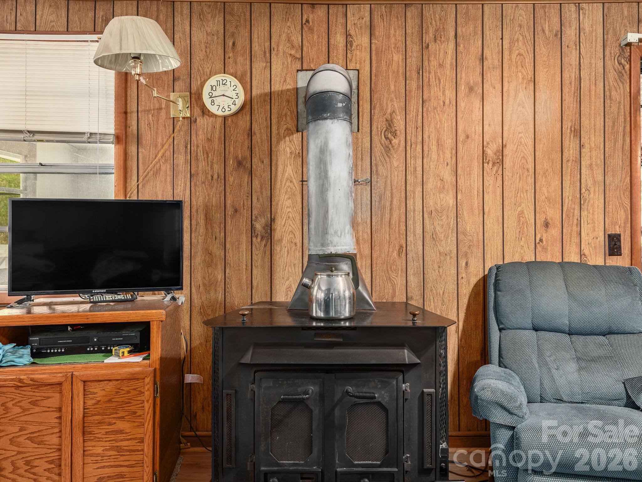 379 N Fork Road — Barnardsville