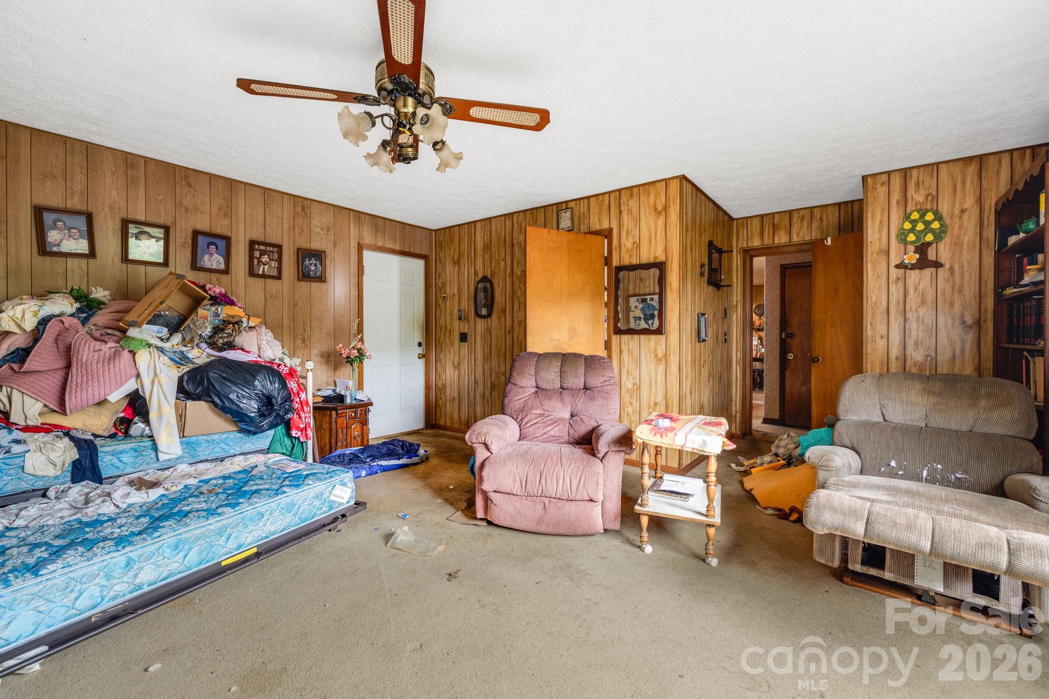 48 Ellen Avenue — Canton