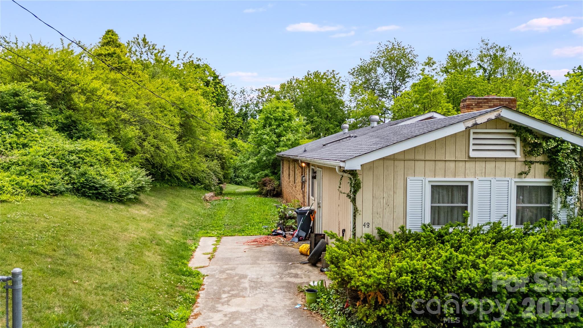 48 Ellen Avenue — Canton