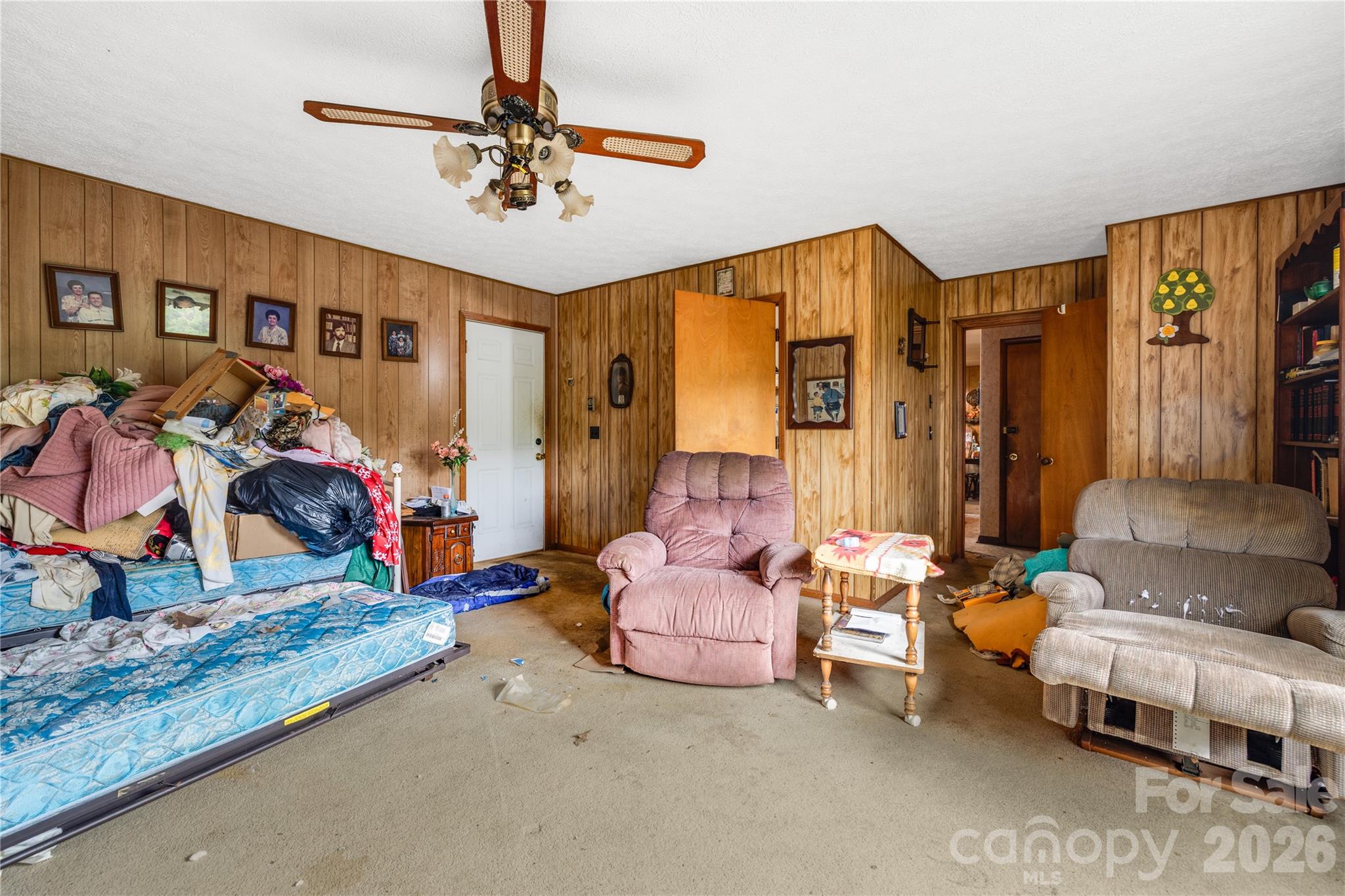 48 Ellen Avenue — Canton