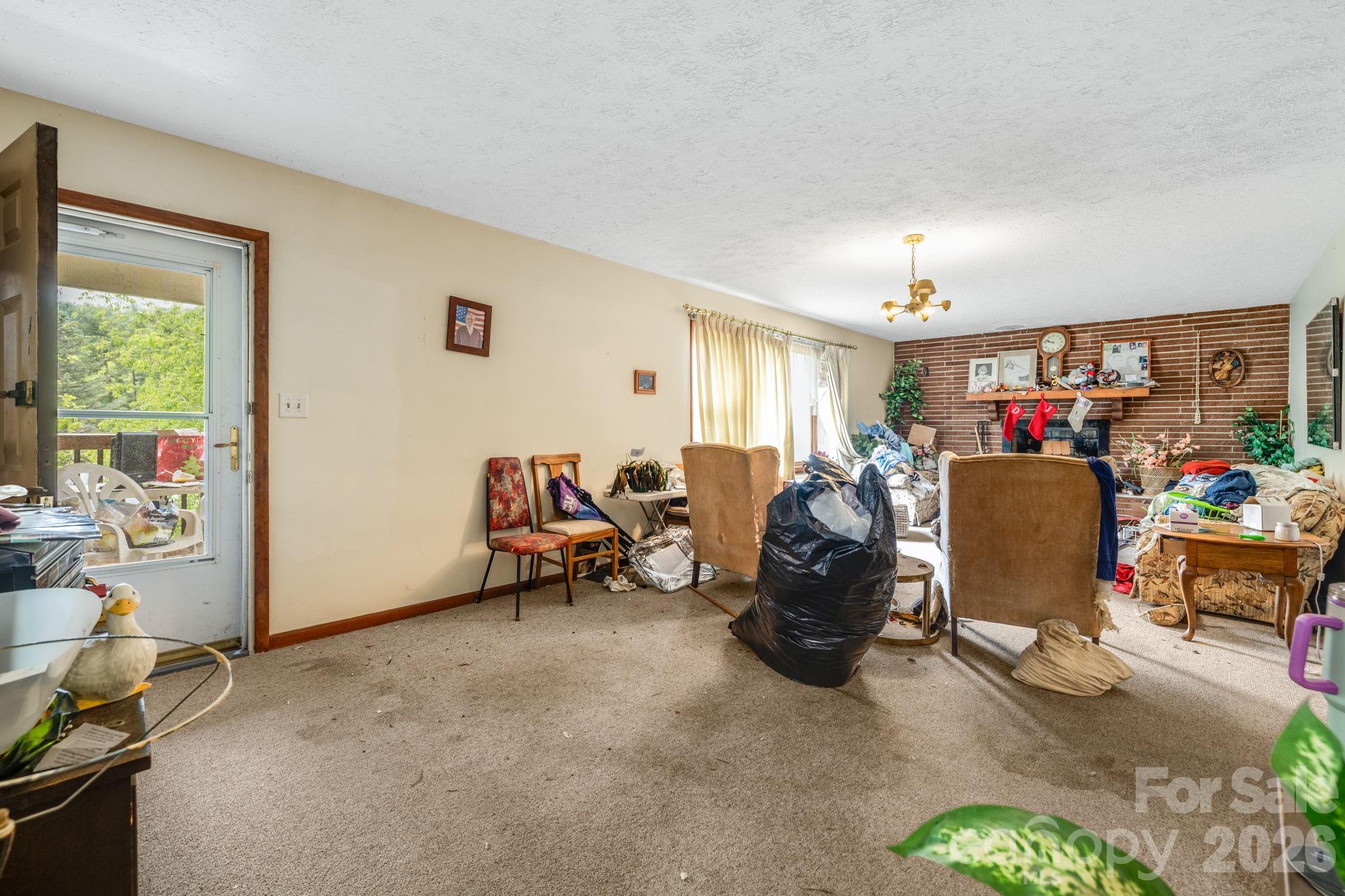 48 Ellen Avenue — Canton
