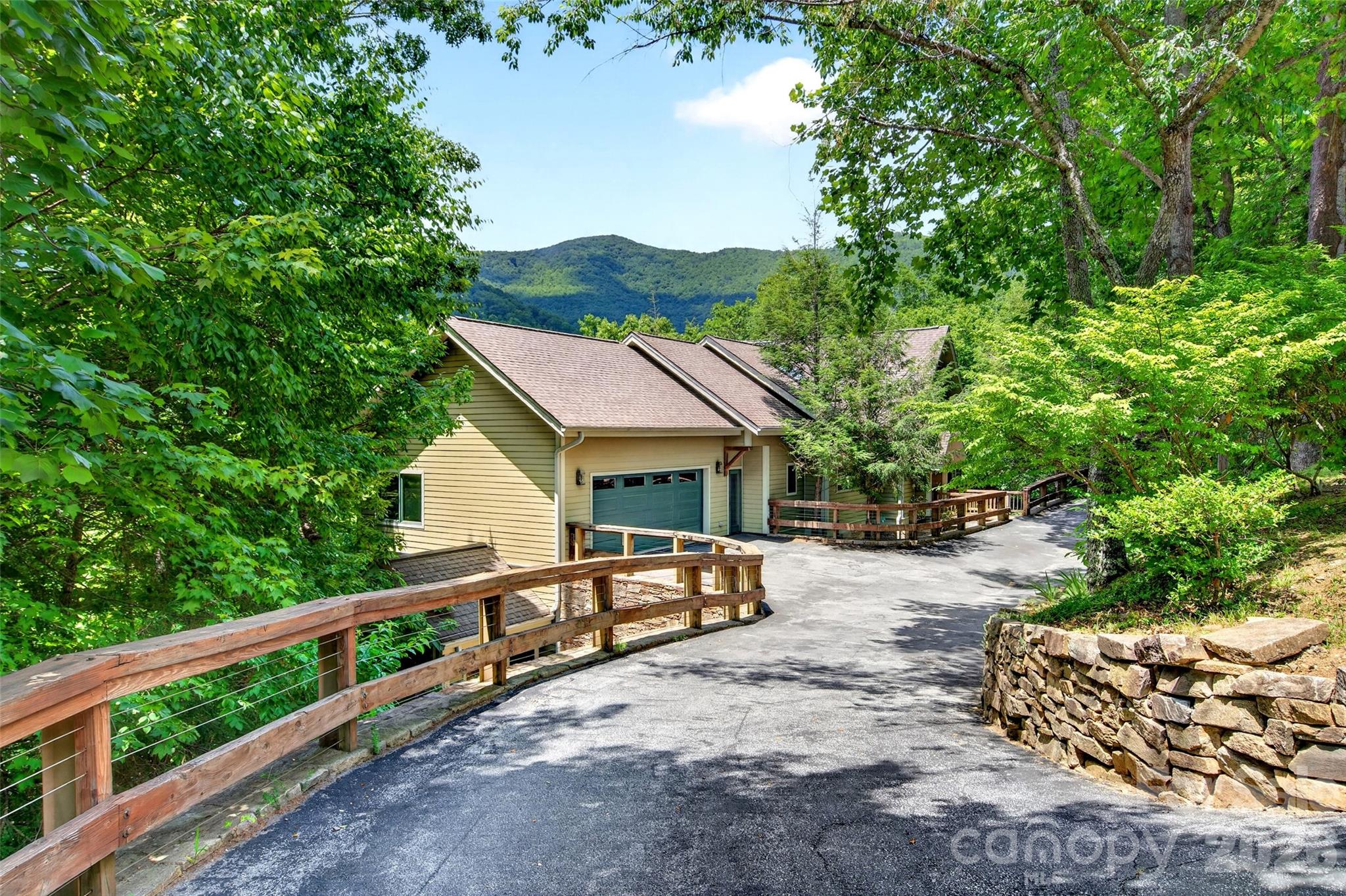 117 Shenandoah Terrace — Montreat