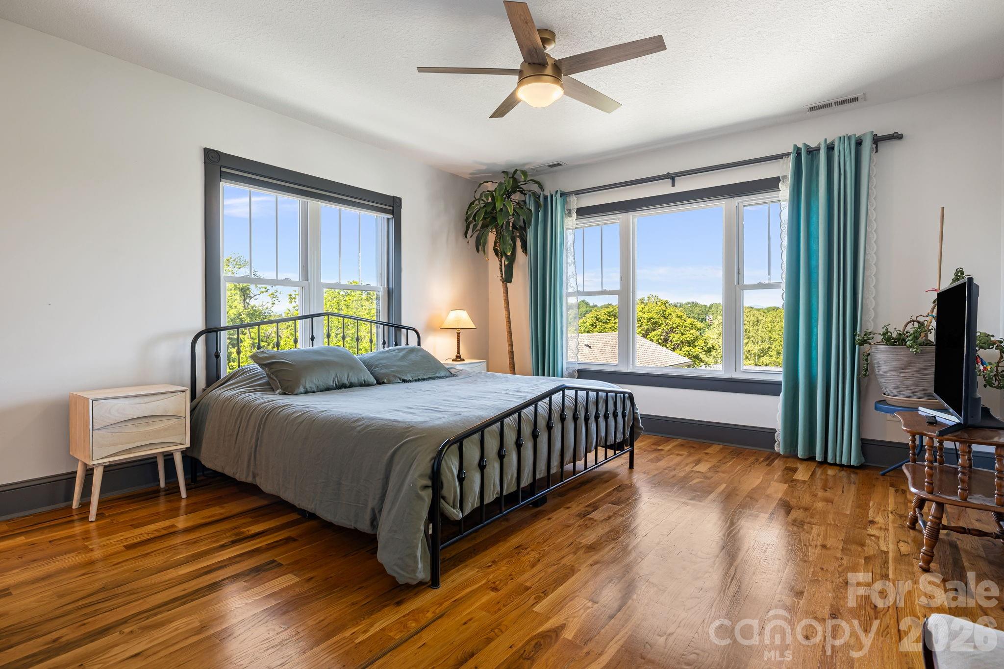 17 Ora Street — Asheville