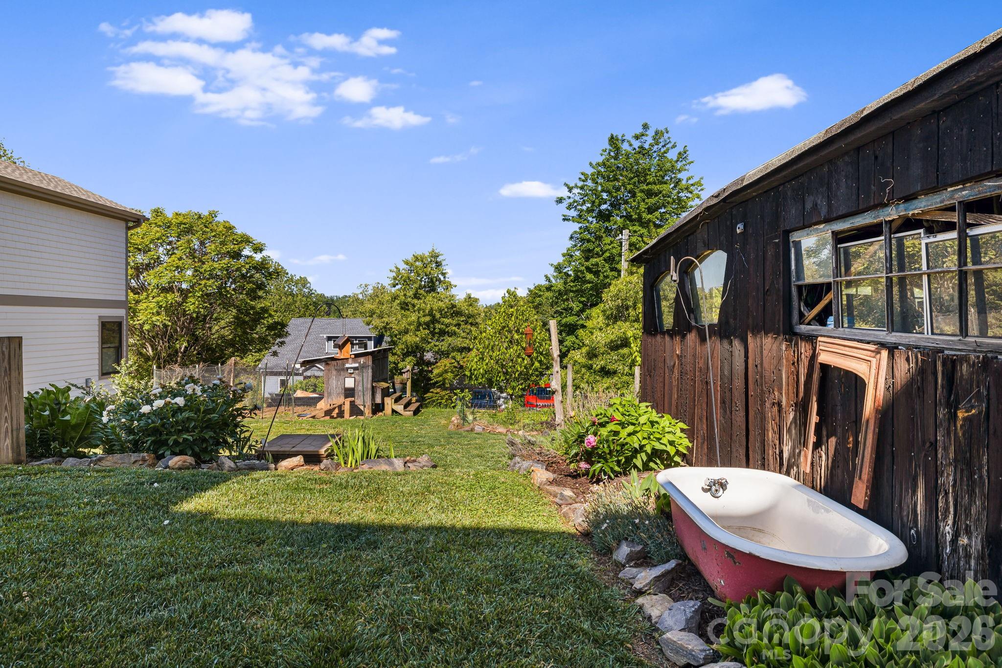 17 Ora Street — Asheville