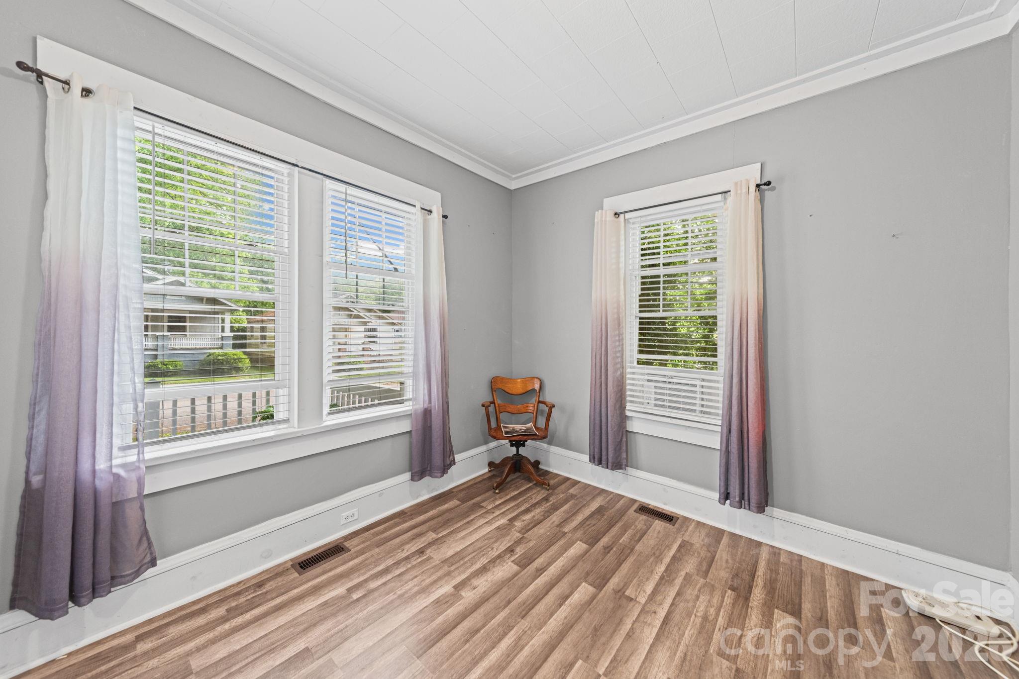 116 W 4th Avenue — Gastonia