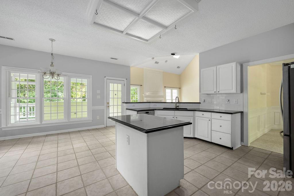 5217 Fairvista Drive — Charlotte