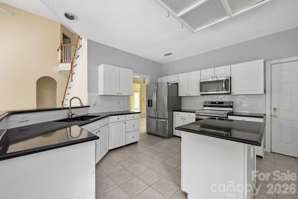 5217 Fairvista Drive — Charlotte