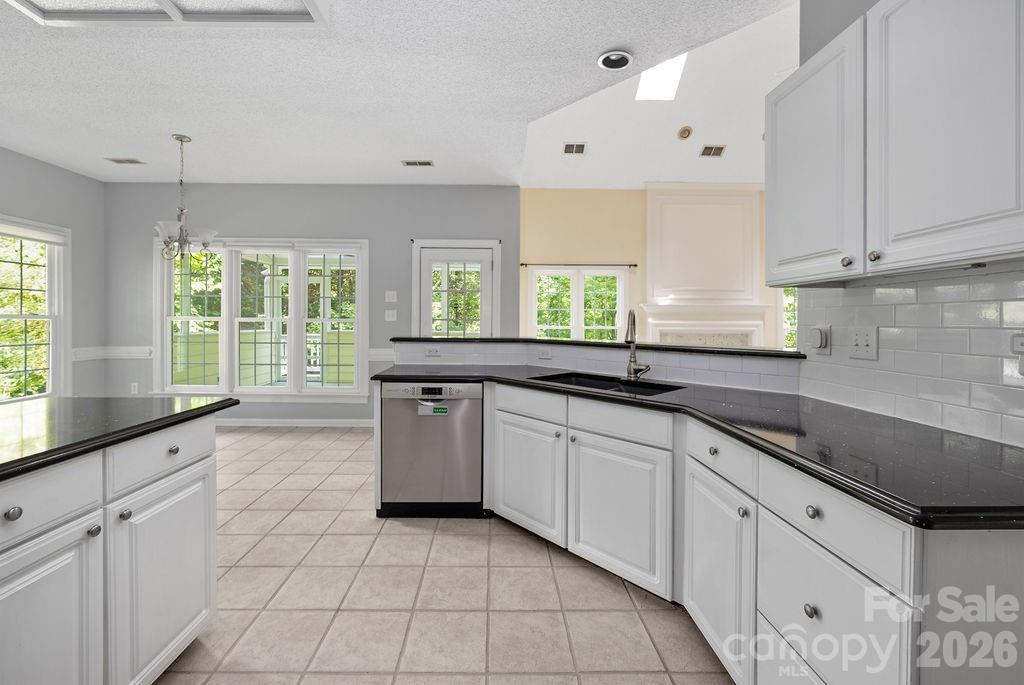 5217 Fairvista Drive — Charlotte