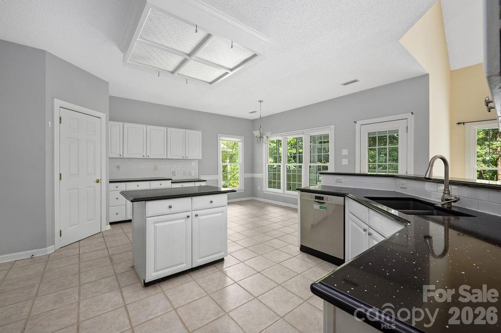 5217 Fairvista Drive — Charlotte