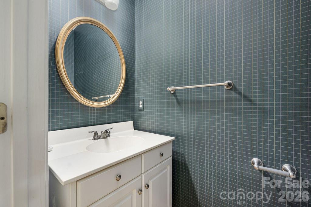5217 Fairvista Drive — Charlotte