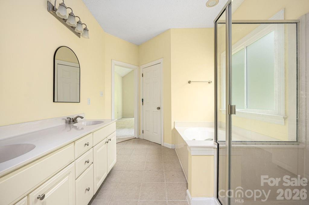 5217 Fairvista Drive — Charlotte