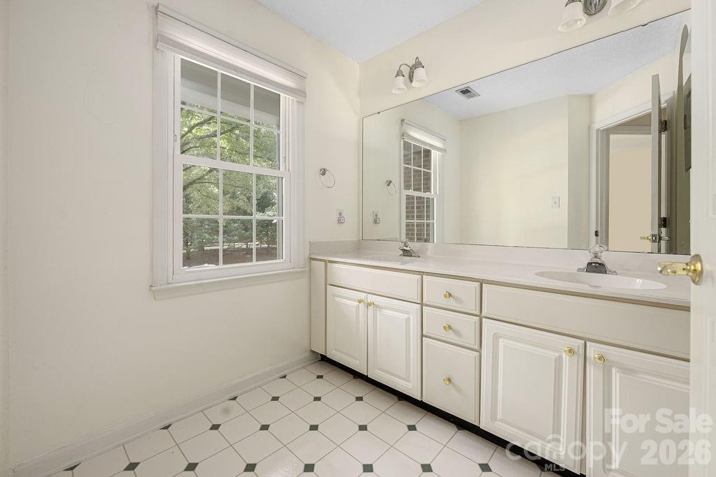 5217 Fairvista Drive — Charlotte