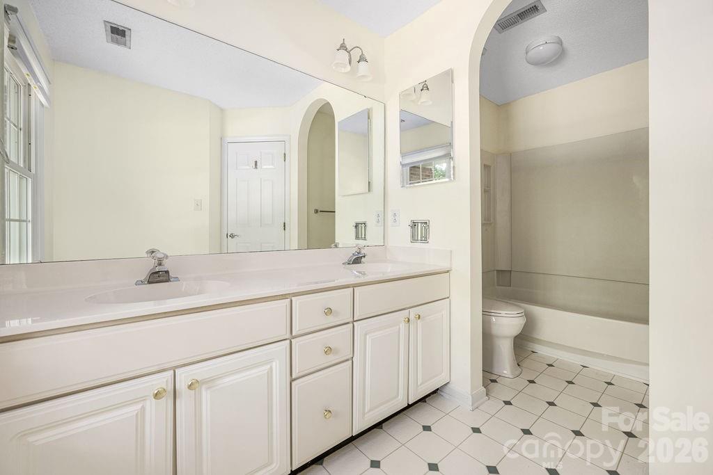 5217 Fairvista Drive — Charlotte