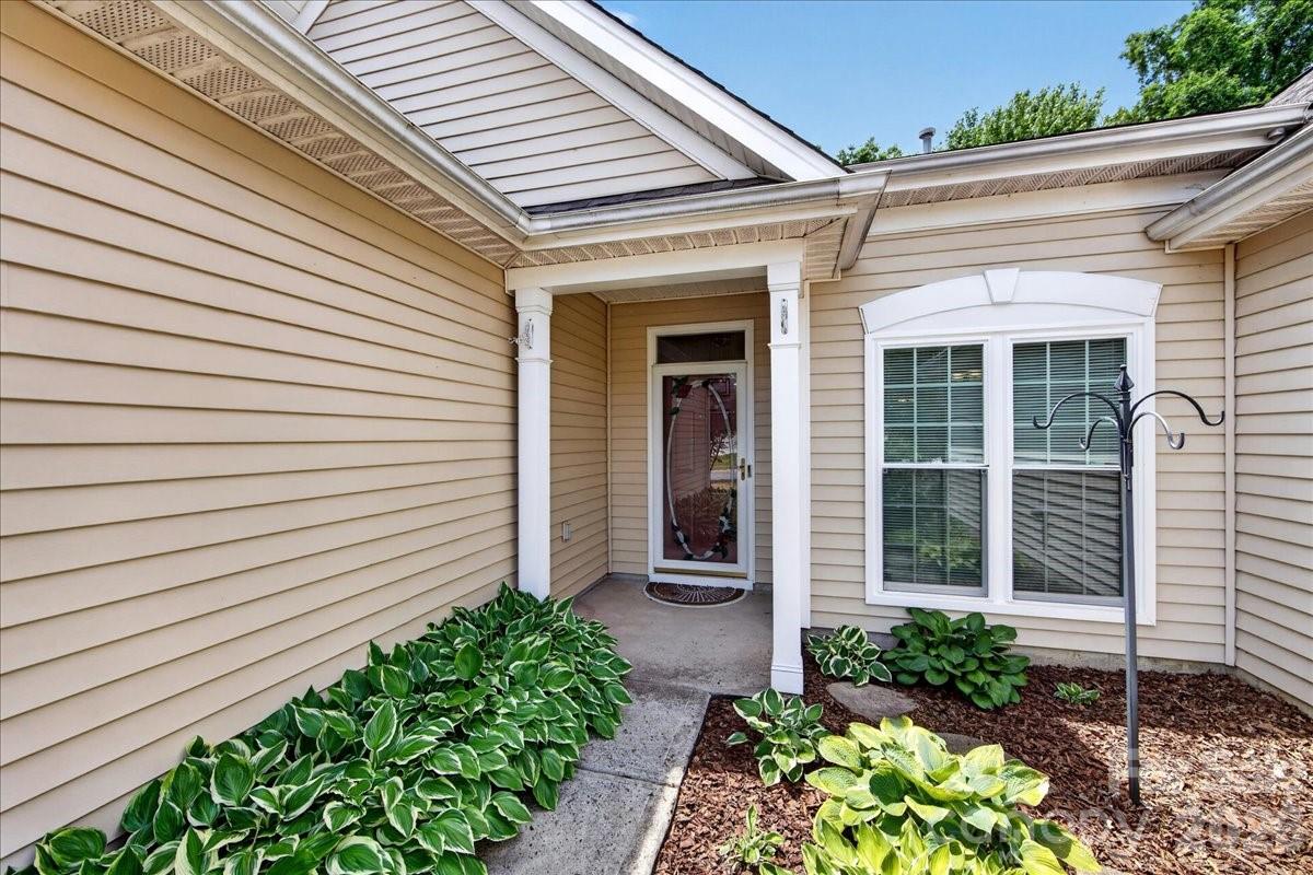 16046 Stuarts Draft Court — Charlotte