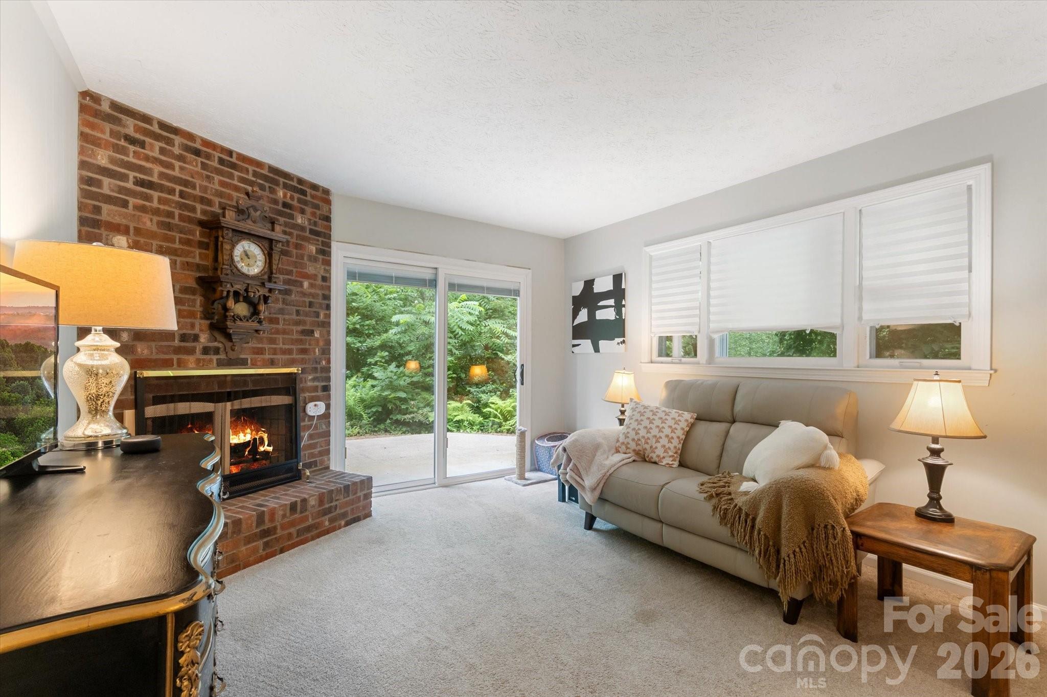 132 E Whisperwood Circle — Hendersonville