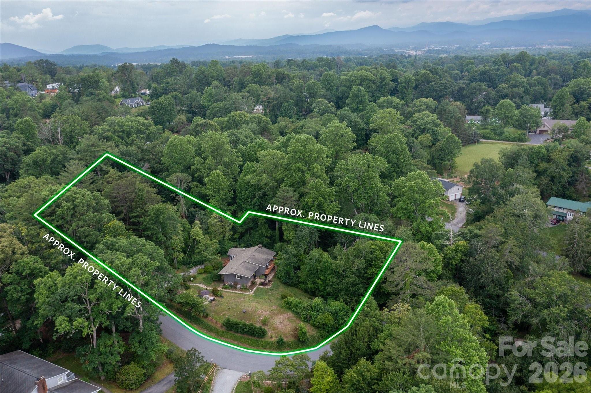 132 E Whisperwood Circle — Hendersonville